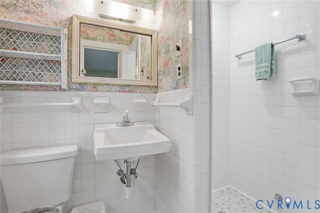 2400 Triton Dr, North Chesterfield, VA 23235