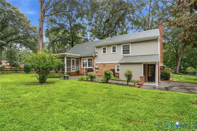 2400 Triton Dr, North Chesterfield, VA 23235
