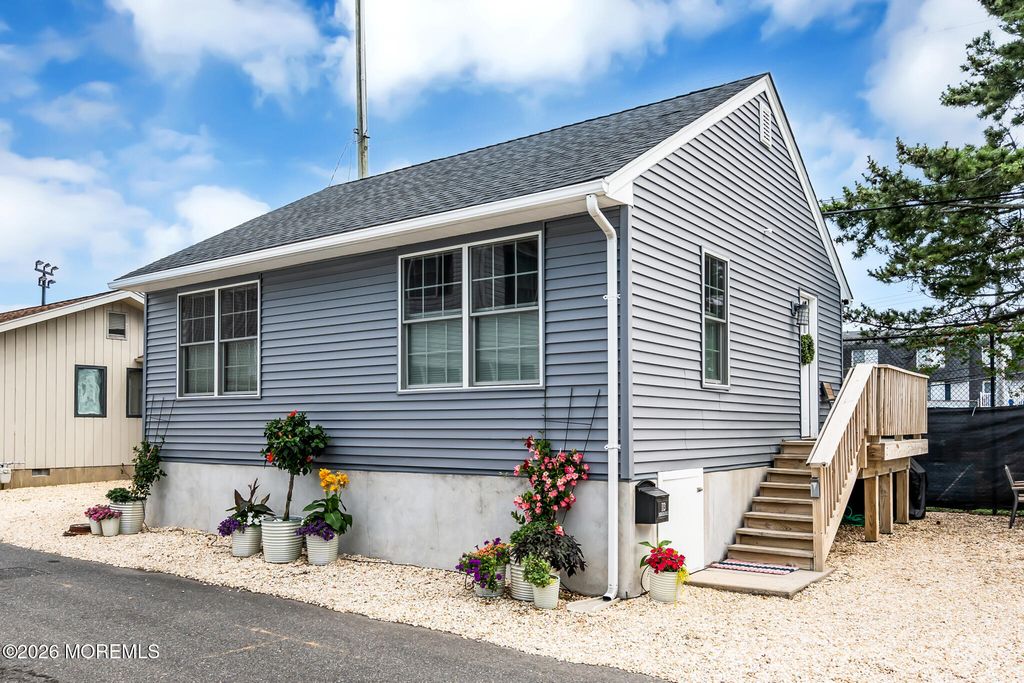 113 Johnson Road, Lavallette, NJ 08735