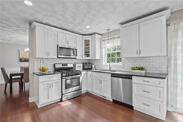 105 Amy Drive, Cranston, RI 02921