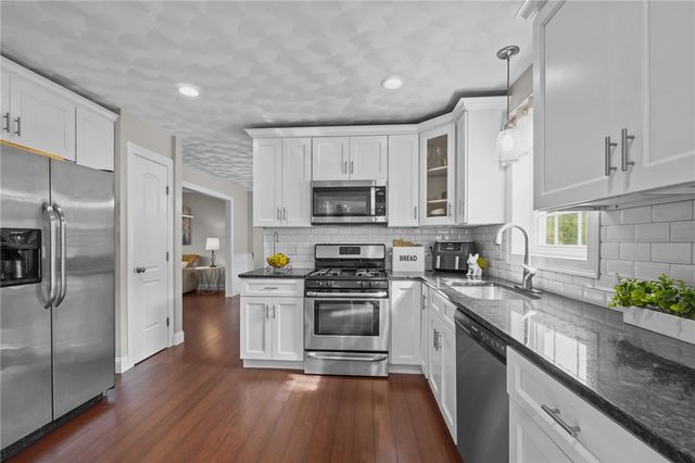 105 Amy Drive, Cranston, RI 02921