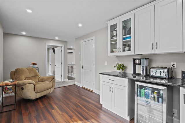 105 Amy Drive, Cranston, RI 02921