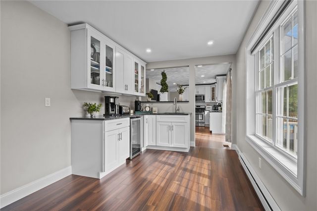 105 Amy Drive, Cranston, RI 02921