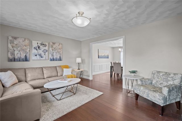 105 Amy Drive, Cranston, RI 02921