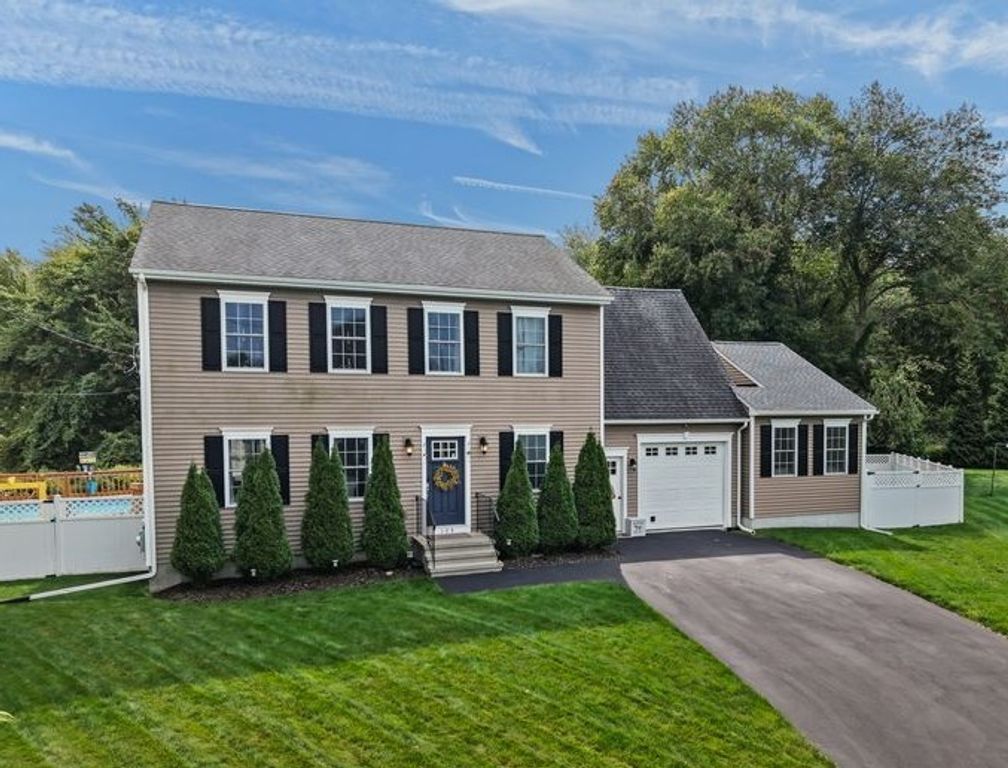 105 Amy Drive, Cranston, RI 02921