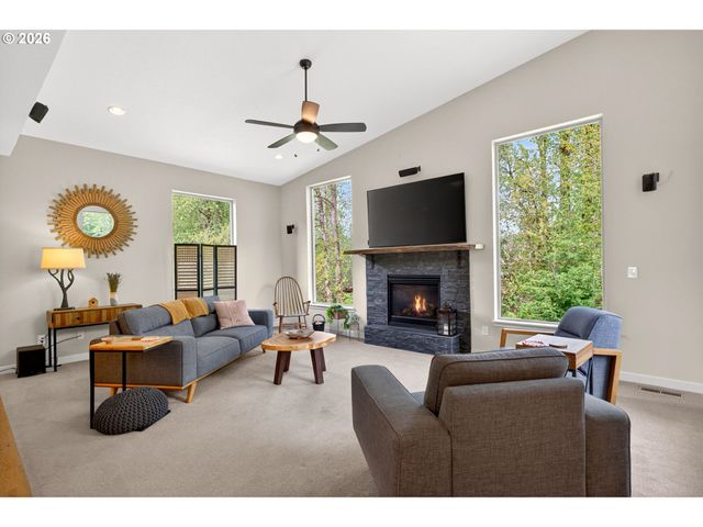 1878 Se JASMINE Pl, Gresham, OR 97080