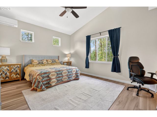 1878 Se JASMINE Pl, Gresham, OR 97080