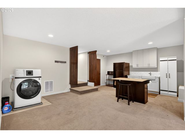 1878 Se JASMINE Pl, Gresham, OR 97080