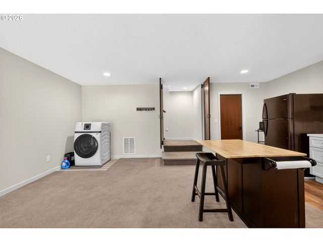 1878 Se JASMINE Pl, Gresham, OR 97080