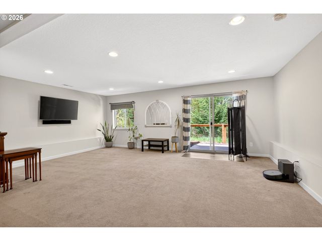 1878 Se JASMINE Pl, Gresham, OR 97080