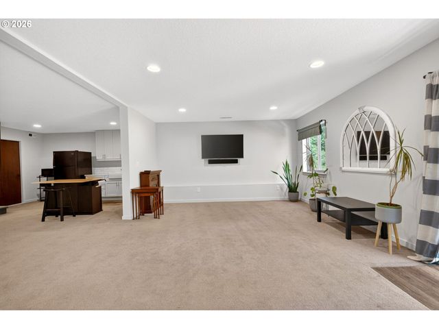 1878 Se JASMINE Pl, Gresham, OR 97080