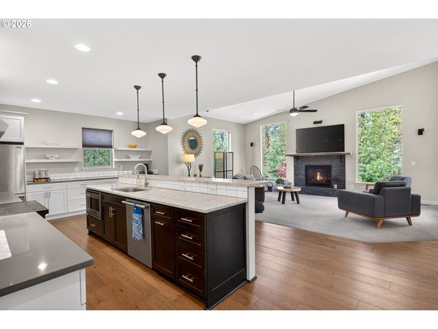 1878 Se JASMINE Pl, Gresham, OR 97080