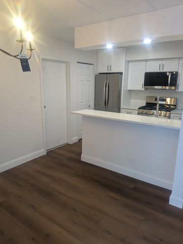 201 E Janata Boulevard 1A, Lombard, IL 60148