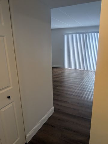 201 E Janata Boulevard 1A, Lombard, IL 60148