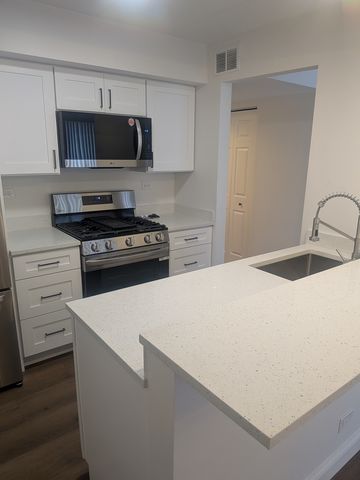 201 E Janata Boulevard 1A, Lombard, IL 60148