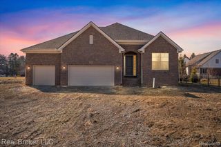 35704 Addison Drive, New Baltimore, MI 48047