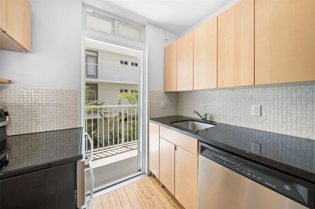 1670 Bay Road 4B, Miami Beach, FL 33139