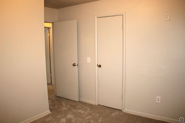 2526 SE Colorado AVE, Topeka, KS 66604