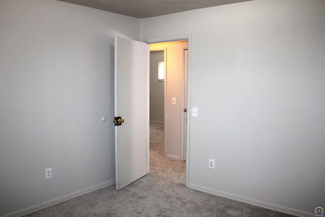 2526 SE Colorado AVE, Topeka, KS 66604