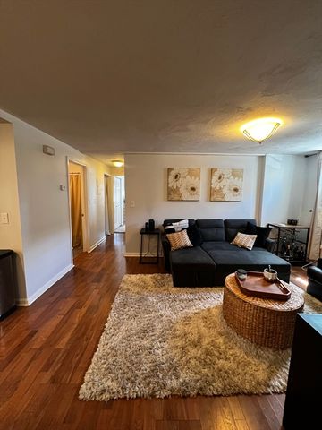 224 West 6th 2, Boston, MA 02127