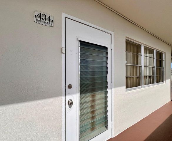 434 Southampton B, West Palm Beach, FL 33417