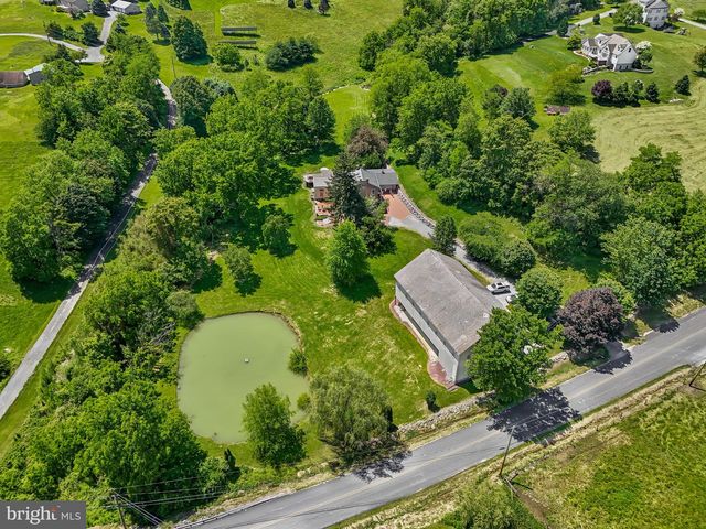 154 CALVARY CHURCH RD, Wrightsville, PA 17368