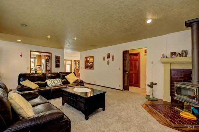 150 E Hubbard, Kuna, ID 83634