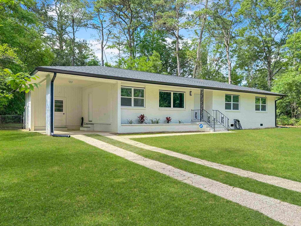 Image 2 of property listing at 1506 Myrick Road, Tallahassee, FL 32303