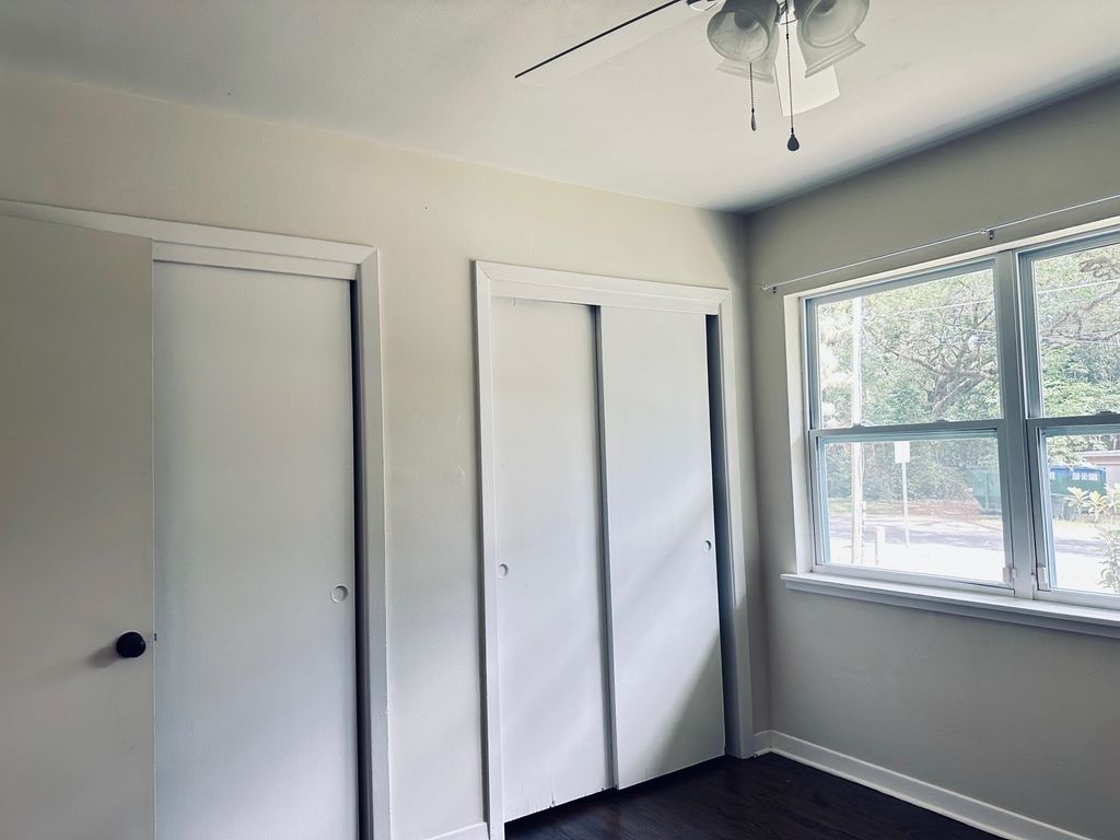 Image 9 of property listing at 1506 Myrick Road, Tallahassee, FL 32303