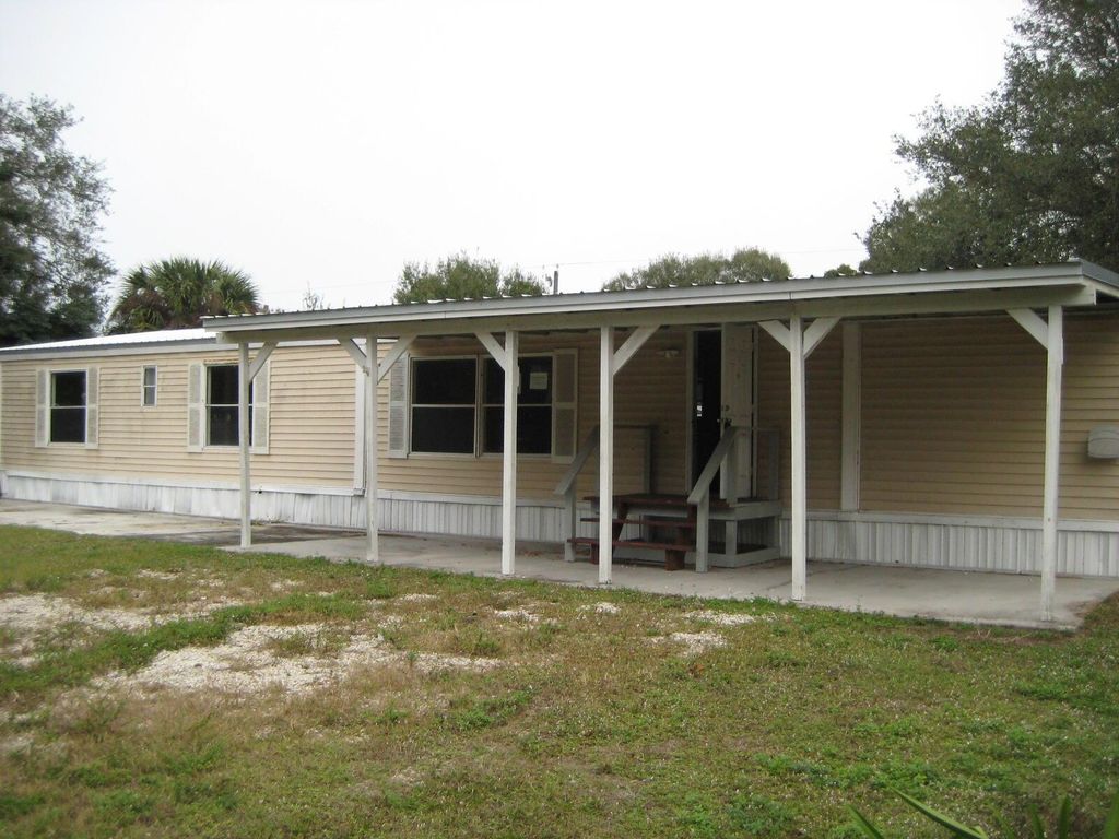 8613 SE 59th Drive, Okeechobee, FL 34974