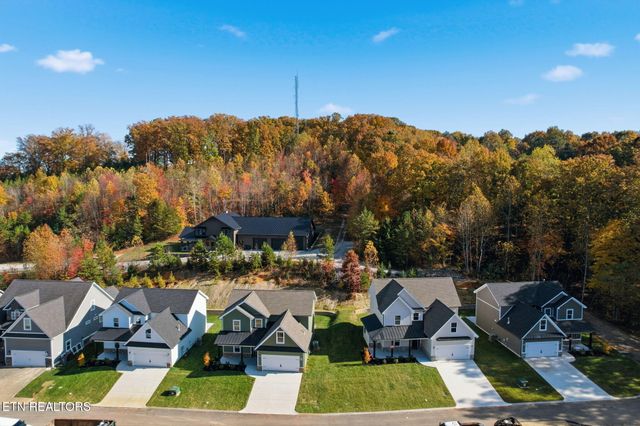 1632 Green Meadows Lane, Lenoir City, TN 37771