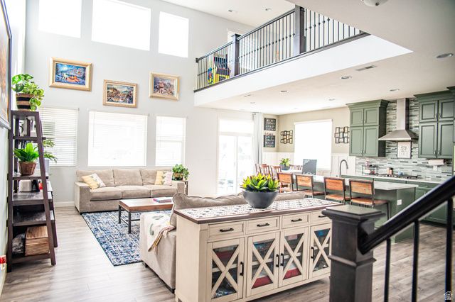 2353 W THOMAS CT, Syracuse, UT 84075