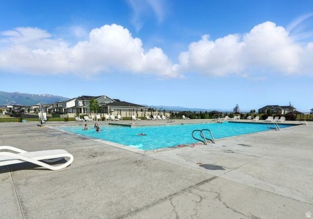 2353 W THOMAS CT, Syracuse, UT 84075