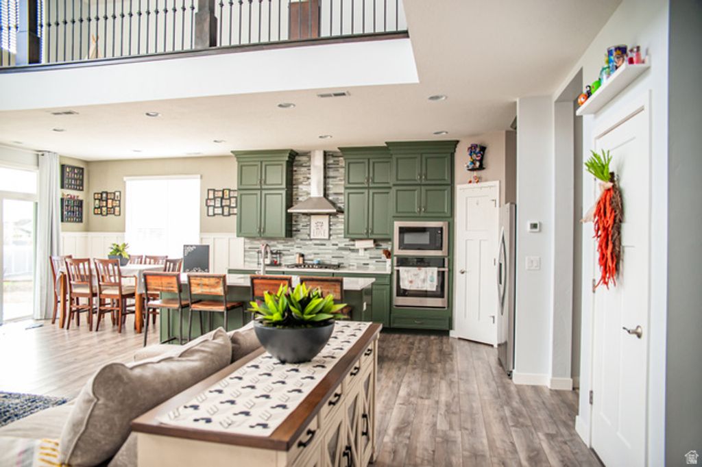 Image 16 of property listing at 2353 W THOMAS CT, Syracuse, UT 84075