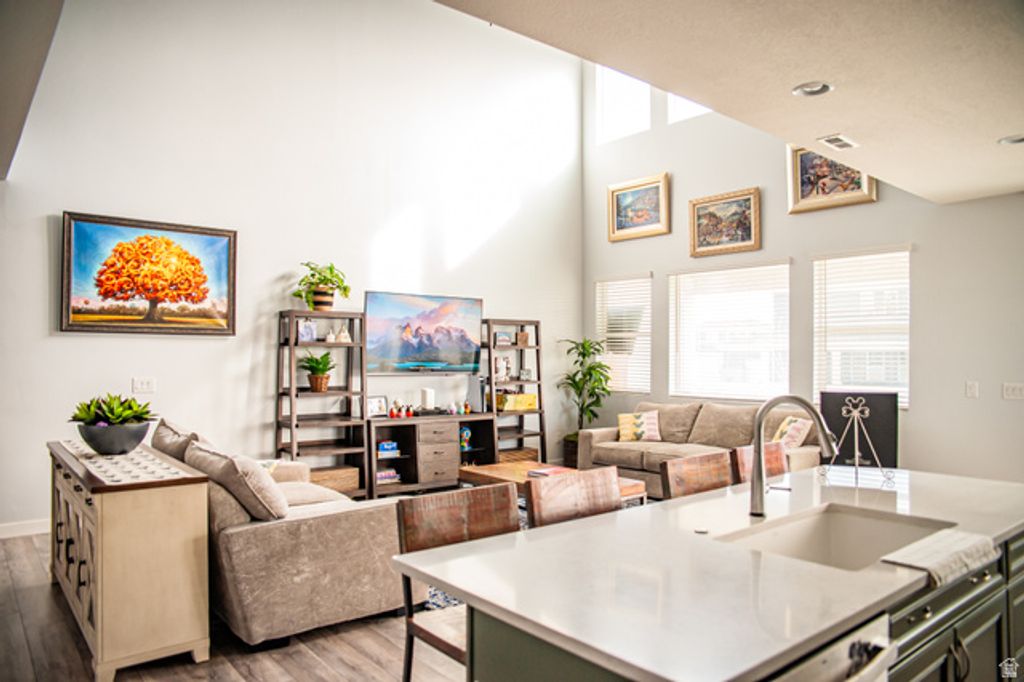 Image 17 of property listing at 2353 W THOMAS CT, Syracuse, UT 84075