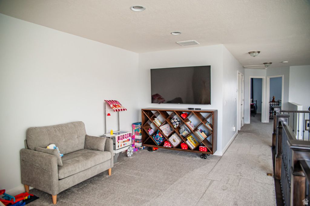 Image 25 of property listing at 2353 W THOMAS CT, Syracuse, UT 84075