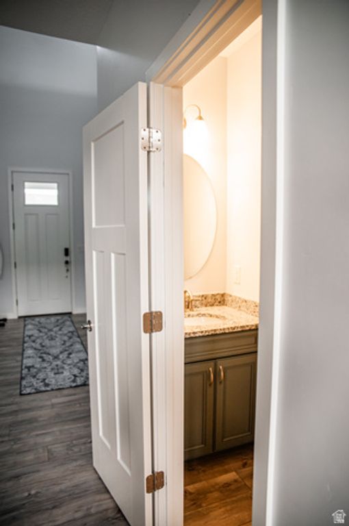 Image 4 of property listing at 2353 W THOMAS CT, Syracuse, UT 84075