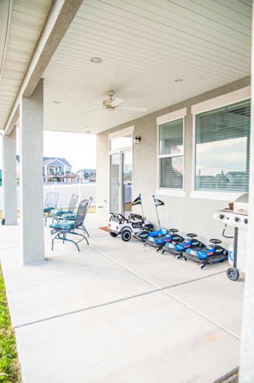 Image 39 of property listing at 2353 W THOMAS CT, Syracuse, UT 84075