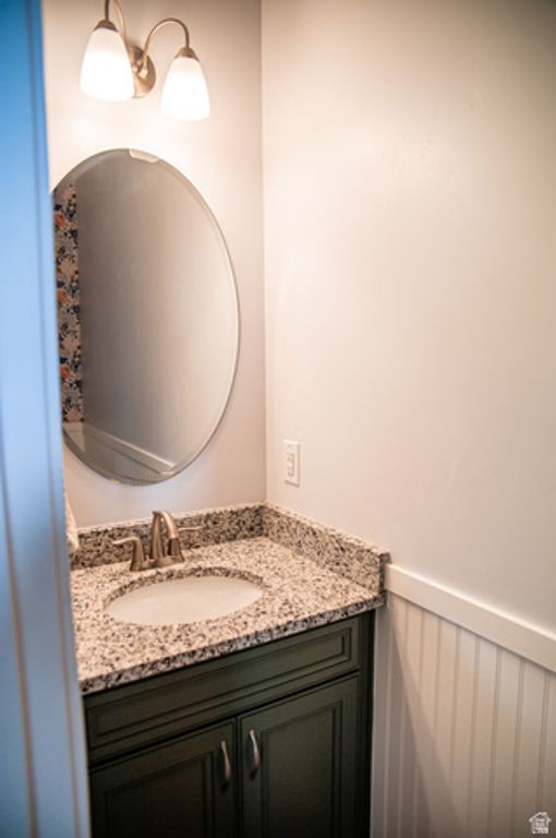 Image 5 of property listing at 2353 W THOMAS CT, Syracuse, UT 84075