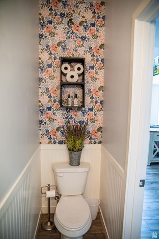 Image 6 of property listing at 2353 W THOMAS CT, Syracuse, UT 84075