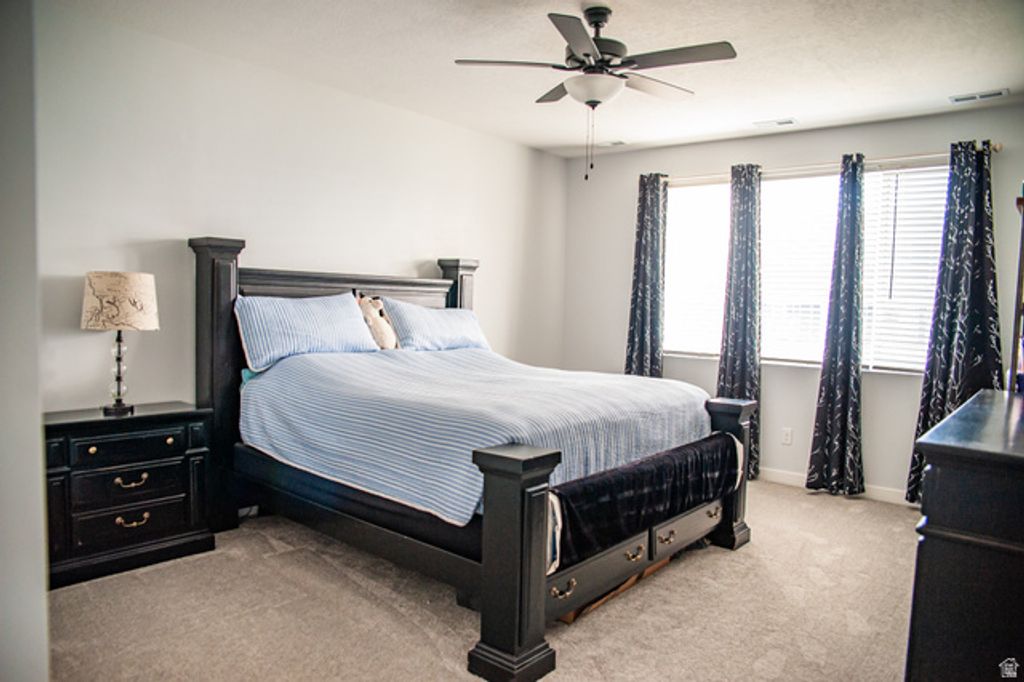 Image 8 of property listing at 2353 W THOMAS CT, Syracuse, UT 84075