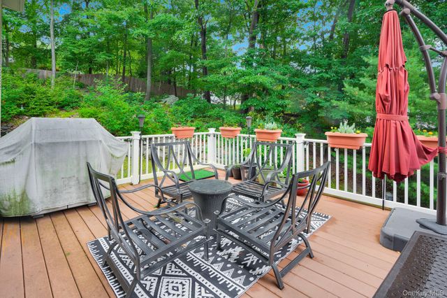 5 Sherwood Court, Highland Mills, NY 10930