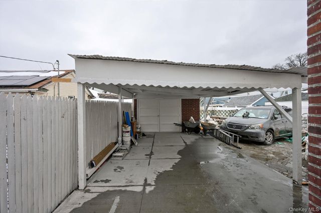 10424 208th Street, Queens Village, NY 11429