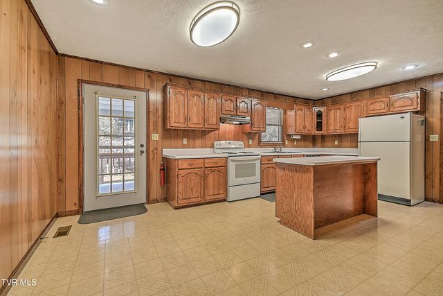 1363 North Highway 91, Elizabethton, TN 37643