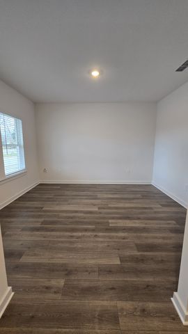 124 Vanguard Drive, La Vergne, TN 37086