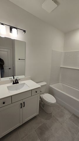 124 Vanguard Drive, La Vergne, TN 37086