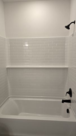 124 Vanguard Drive, La Vergne, TN 37086