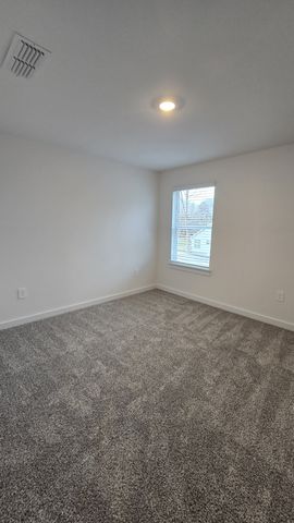 124 Vanguard Drive, La Vergne, TN 37086