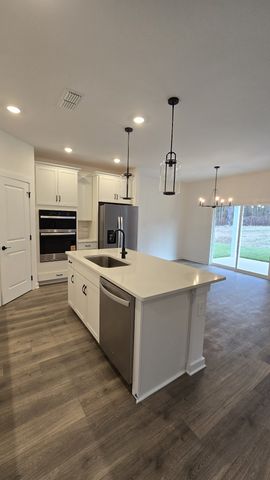 124 Vanguard Drive, La Vergne, TN 37086