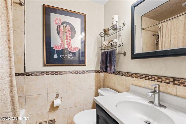 443 W Lake Avenue, Oakhurst, NJ 07755